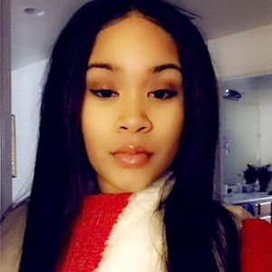 Meet your Posher, Adrina